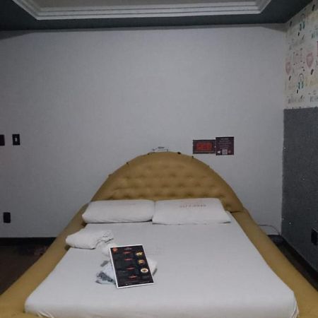 Hotel L Motel 1001 Noites - Setor O ブラジリア エクステリア 写真
